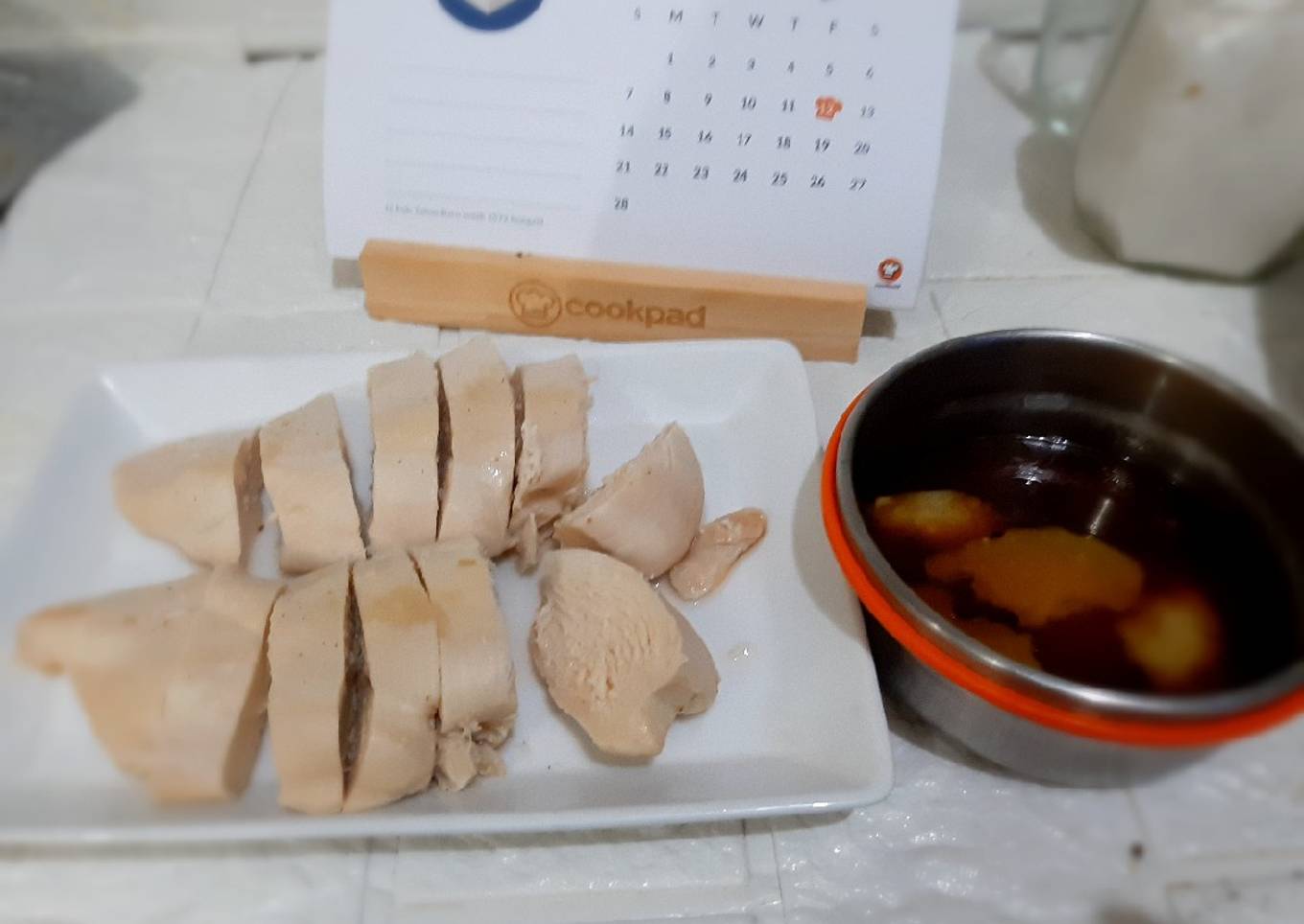 309. Juicy steamed breast chicken with salty sauce
