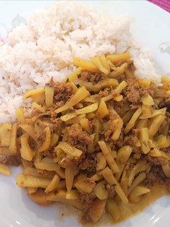 Una foto de Ollucos con carne molida