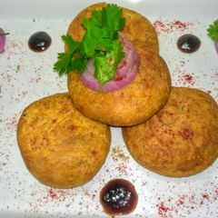 A picture of Pyaz Ki Kachori.