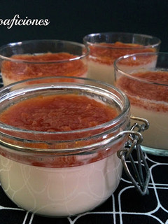 Una foto de Postre con queso fresco y membrillo casero
