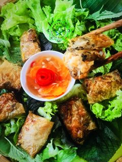 Hình của món Nem cua bể Hải Phòng.