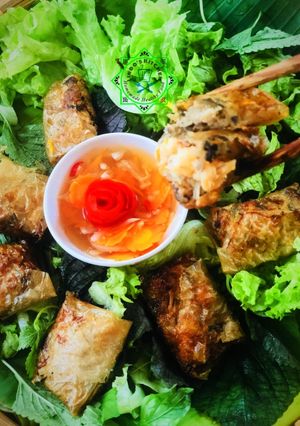 Hình của món Nem cua bể Hải Phòng.