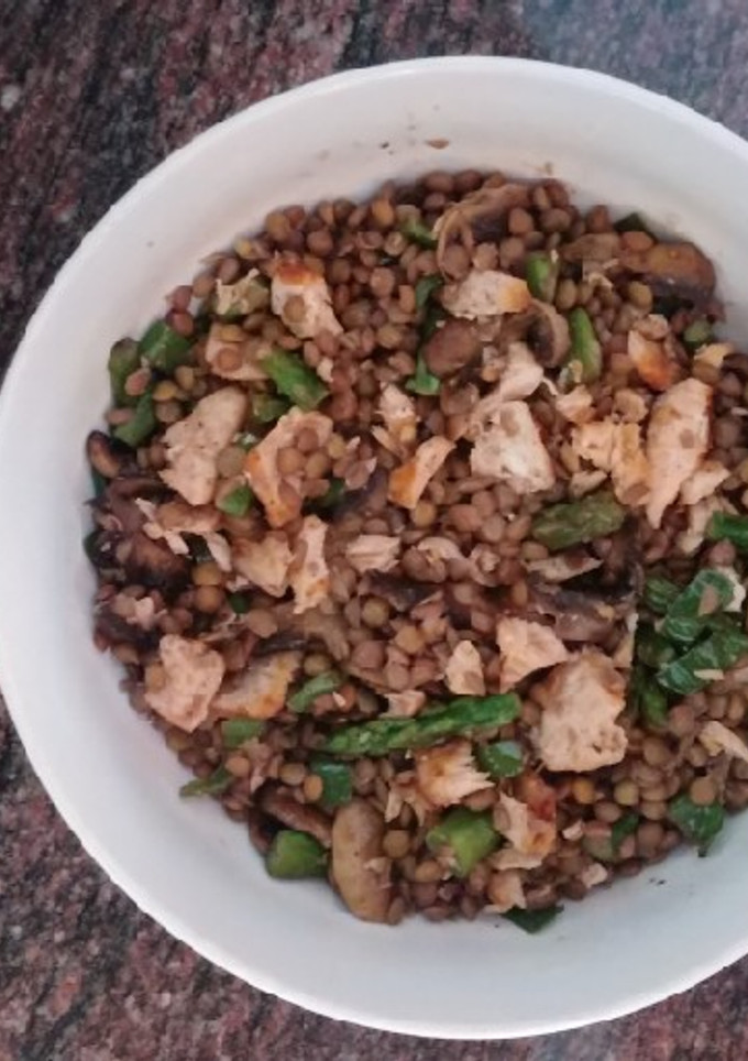 Una foto de Lentejas con salmón desmenuzado