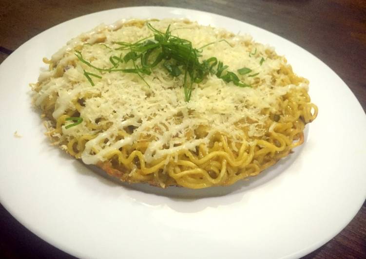 Indomie goreng omellet