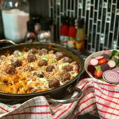 A picture of Tex Mex Mac N Cheese with Meatballs.