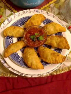 আলু সমুচা (aloo samosa recipe in Bengali) রেসিপির প্রধান ছবি