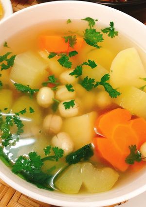 Hình của món Canh rau củ hạt sen.