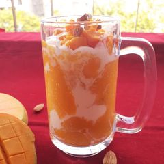 A picture of Mango mastani.