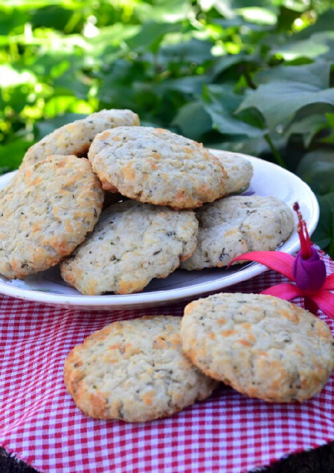 Una foto de Galletas saladas de ricota, avena y queso❤