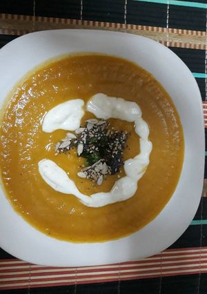 Una foto de Crema de calabaza y zanahoria especiada