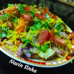 A picture of Batata Puri.