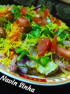 A picture of Batata Puri.