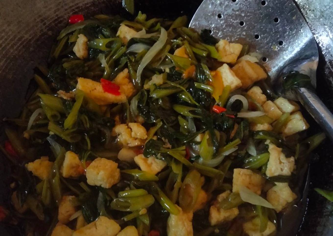 Tumis kangkung tahu
