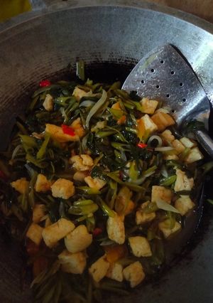 Foto resep Tumis kangkung tahu