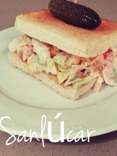 Una foto de Sándwich vegetal frío