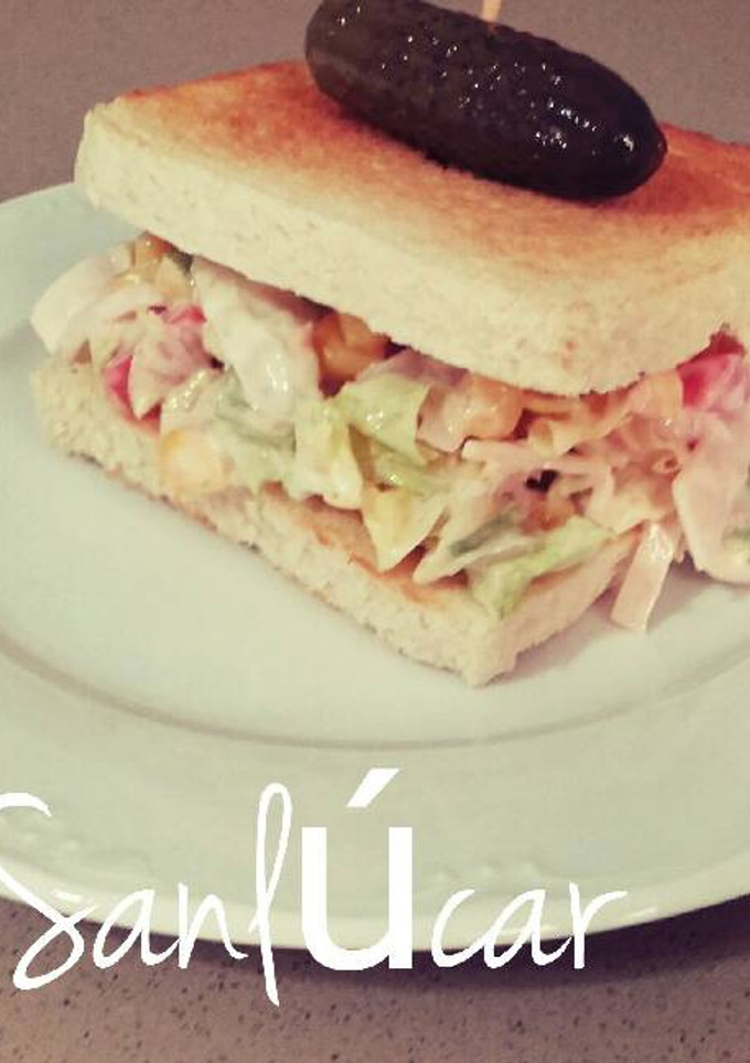 Una foto de Sándwich vegetal frío