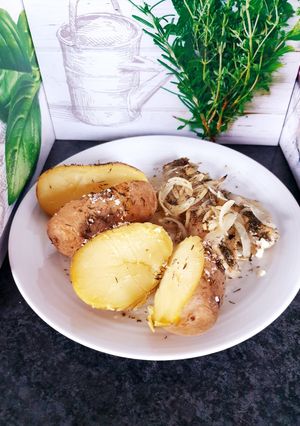 Une photo de Cabillaud en papillote et pomme de terre au four 😋