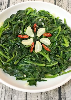 Hình của món Mồng tơi xào tỏi.