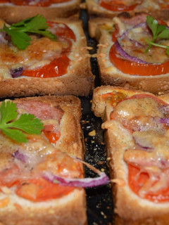 A picture of Pizza Bread.