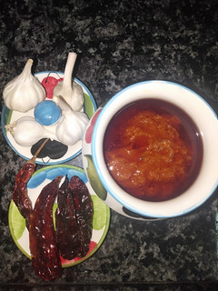 अदरक लहसुन की राजसथानी चटनी (Ginger Garlic Rajasthani Chutney Recipe In Gujarati) रेसिपी मुख्य फोटो