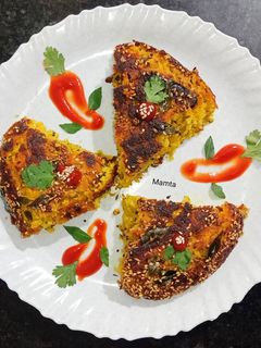 હાંડવો (Handvo Recipe In Gujarati) રેસીપી મુખ્ય ફોટો