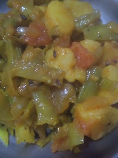 ગુવાર બટેટા નુંશાક (guvar bateka nu saak in Gujarati) રેસીપી મુખ્ય ફોટો