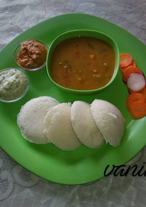 A picture of Instant rava (semolina)ldli.