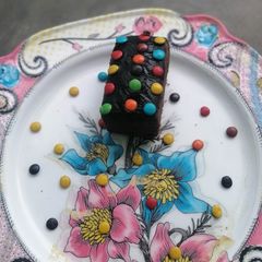 A picture of Colourful Brownie.