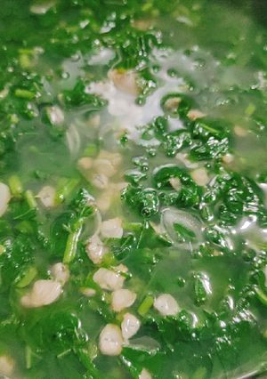 Hình của món Canh hến rau lang.