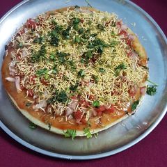 A picture of Instant Rava Pizza.