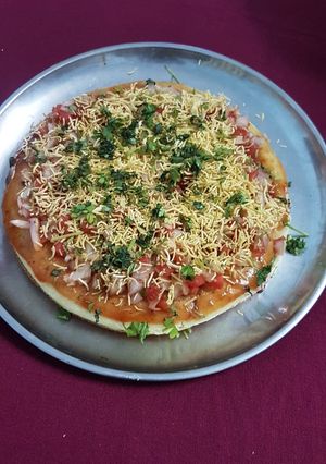 A picture of Instant Rava Pizza.