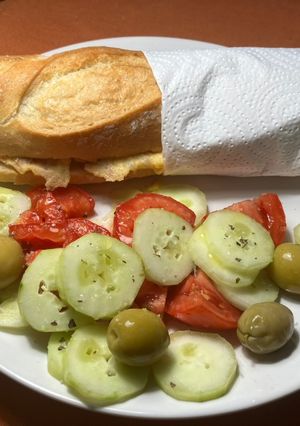 Una foto de Baguette de tortilla de melva