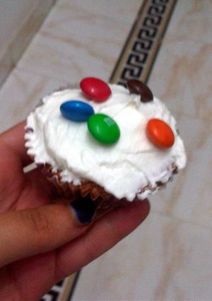 A picture of regular muffins/cupcakes.