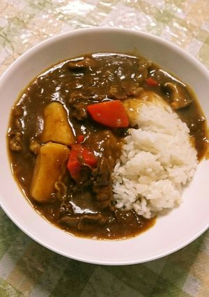 A picture of Easy Beef Curry with Store-Bought Roux and Sliced Beef.
