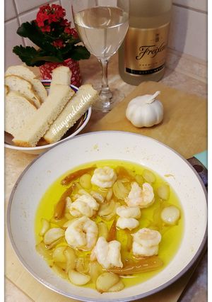 Hình của món Gambas al ajillo - Tôm cháy Tỏi.