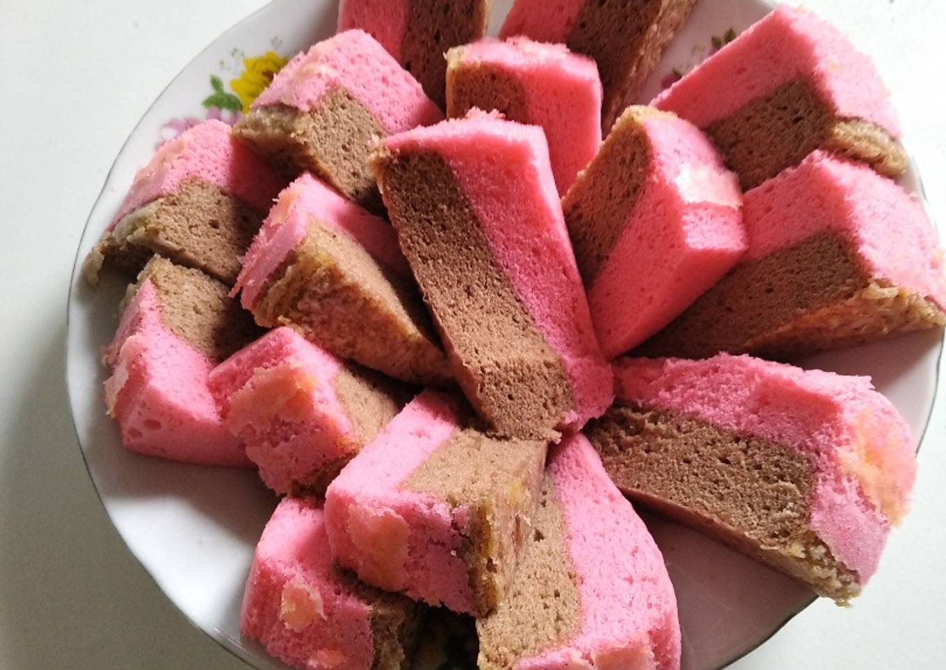 Bagaimana Menyiapkan Kue pelangi kukus 2 warna Anti Gagal