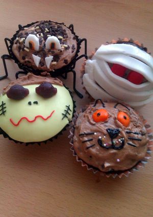 A picture of Vickys Halloween Cake Decorating Ideas.