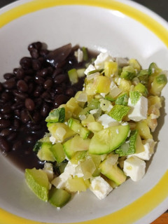 Una foto de Calabacitas con queso panela