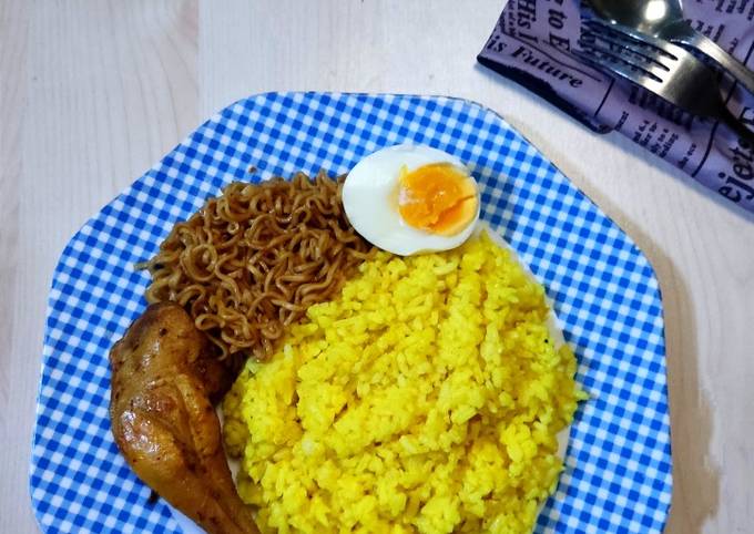 Resep Nasi Kuning Dari Nasi Sisa Oleh Nyanyah Cookpad