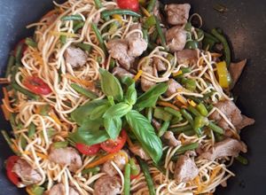 Une photo de Nouilles chinoises au porc