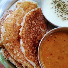 A picture of Broken wheat dosa.