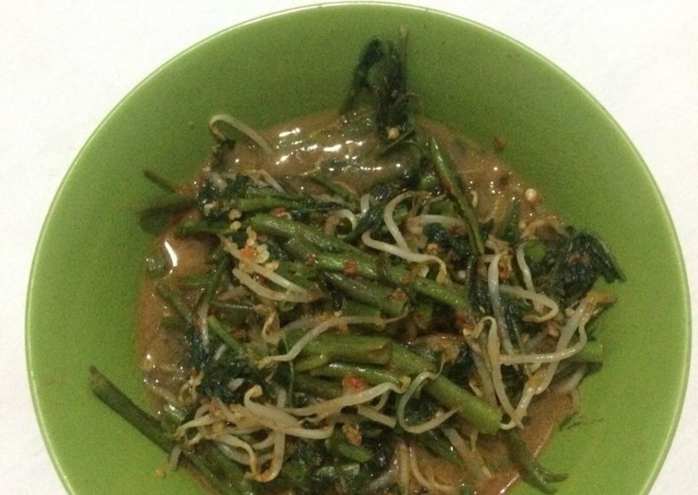 Kangkung + tauge kuah pedas