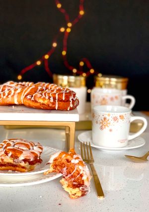 কাঠবাদাম আর দারুচিনি রুটি (Almond-cinnamon bun) রেসিপির প্রধান ছবি