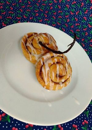 Una foto de Roles de canela veganos