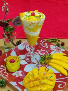 डालगोना मैंगो शेक (Dalgona Mango shake recipe in Hindi) रेसिपी मुख्य फोटो