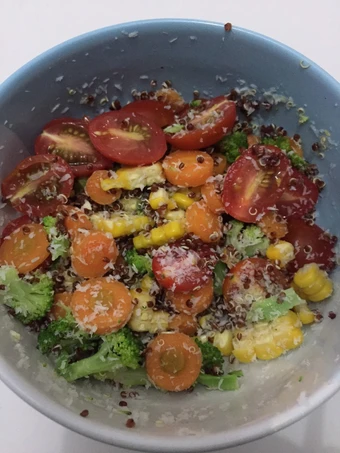 Langkah Mudah untuk Menyiapkan Resep  Simple Quinoa Salad yang Bikin Ngiler, Bikin Ketagihan