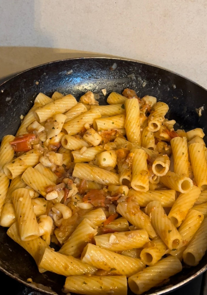 Una foto de Rigatoni con sepia 🦑