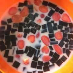 รูปของ Es cincau strawberry