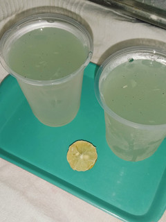 नींबू की शिकंजी (nimbu ki shikanji recipe in Hindi) रेसिपी मुख्य फोटो