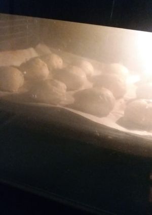 A picture of Cheesy buns.